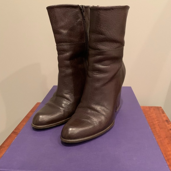 Stuart Weitzman Shark Nappa Water Resistant Short Boots - Picture 1 of 6